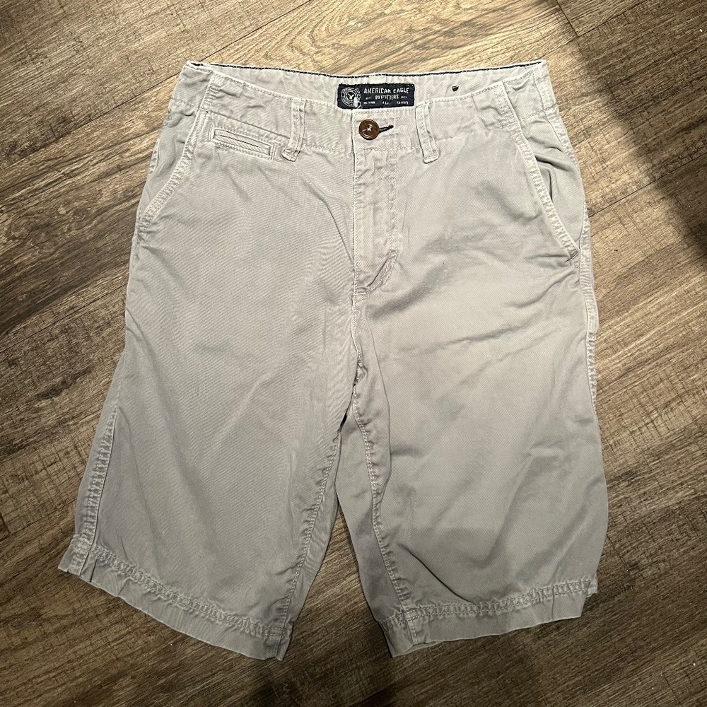 American Eagle mens shorts size 28